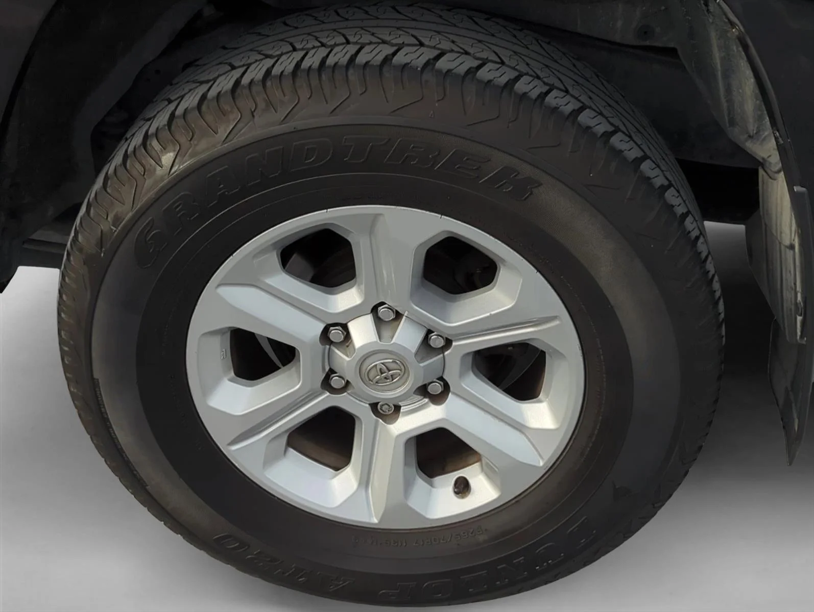 Used 2022 Midnight Black Metallic Toyota SR5 image 8