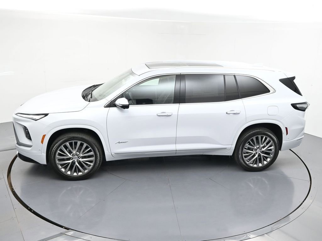 New 2026 Iridescent White Tricoat Buick Avenir image 30