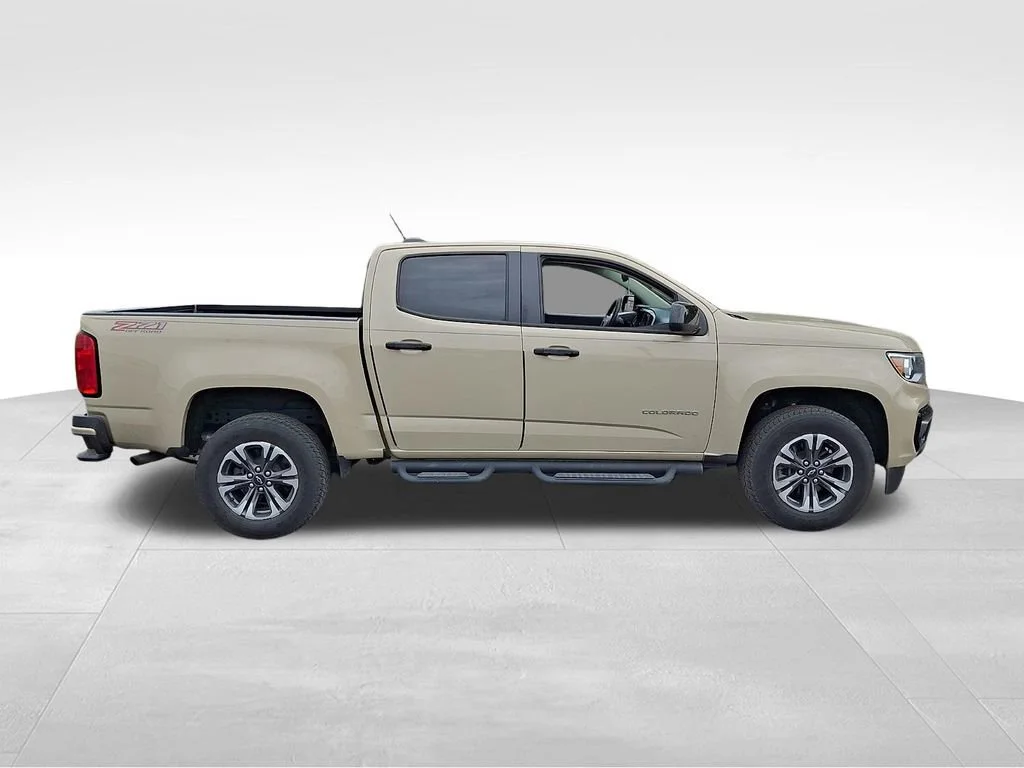 Used 2021 Sand Dune Metallic Chevrolet Z71 image 7