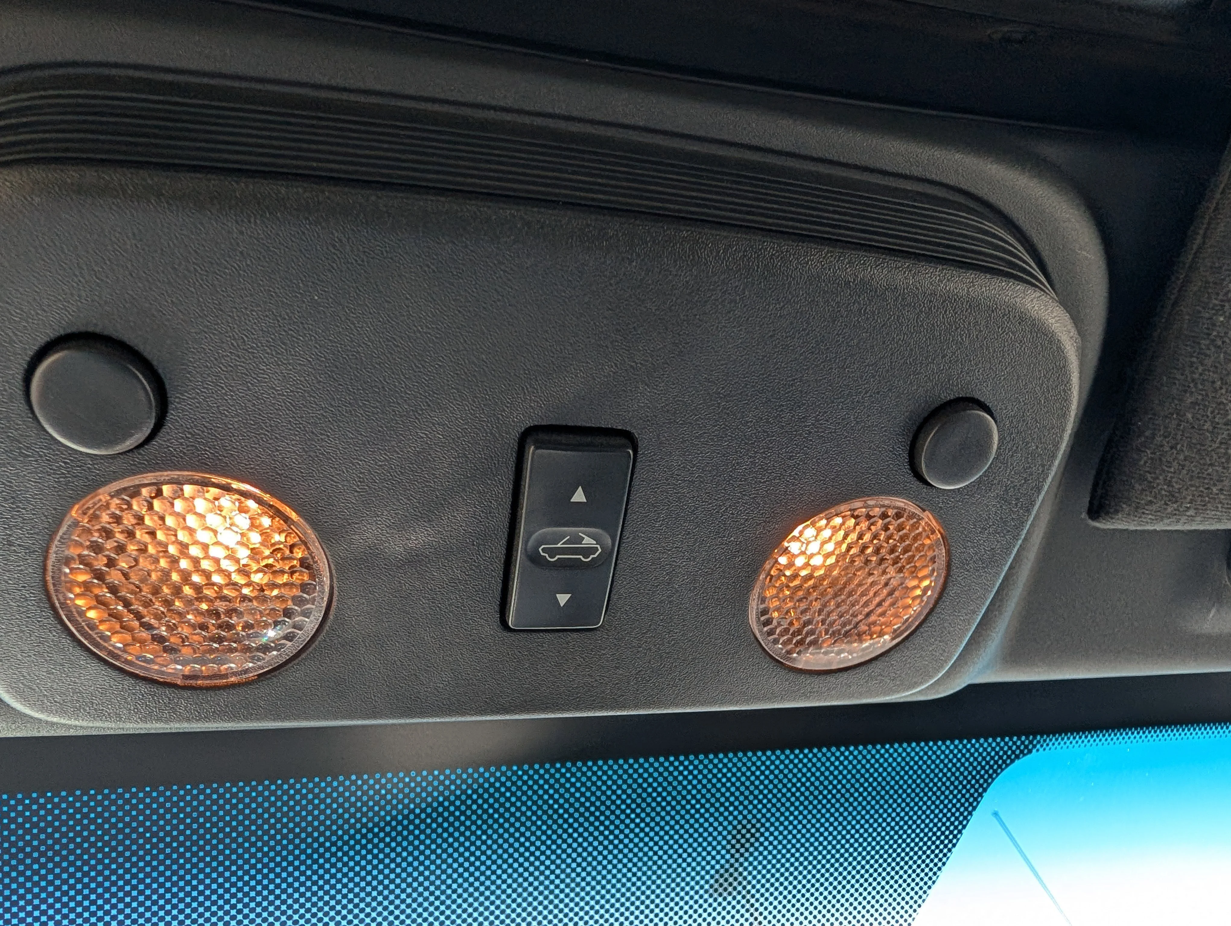 Used 2006 Satin Silver Metallic Ford GT Premium image 32