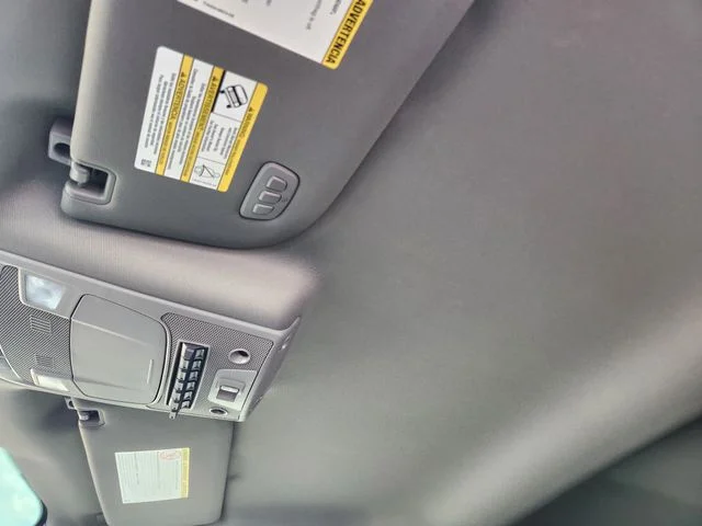 Used 2021 Gray Metallic Ford Lariat image 27