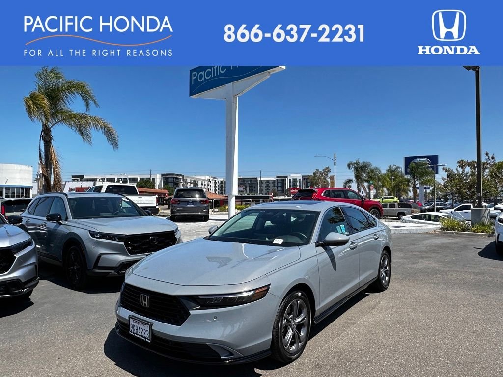 Used 2024 Gray Honda EX-L image 1