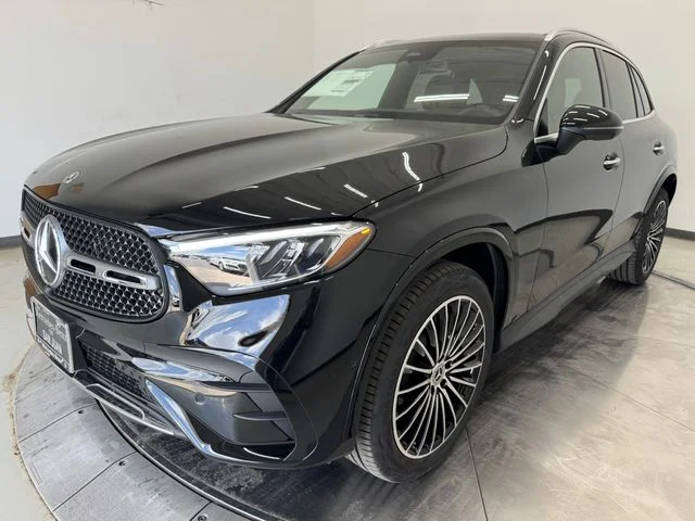 New 2026 Black Mercedes-Benz GLC 300 image 32