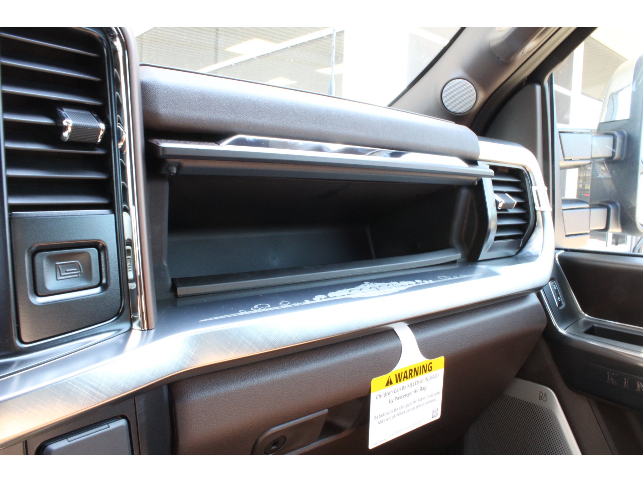 New 2027 Marsh Gray Metallic Ford King Ranch image 17
