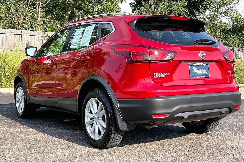 Used 2017 Red Nissan SV image 11