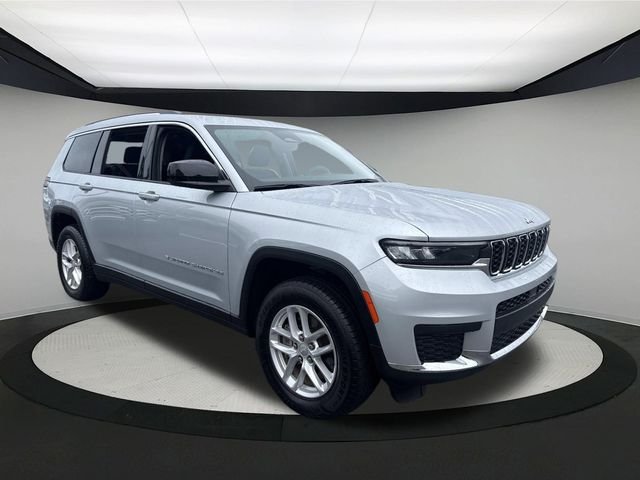 2023 Jeep Grand Cherokee Laredo photo 2