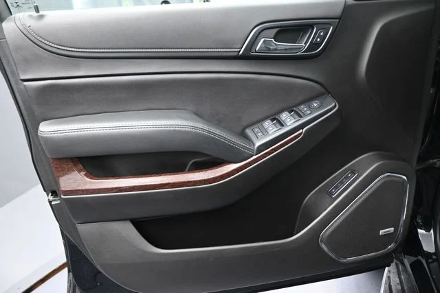 Used 2020 Black GMC SLT image 32