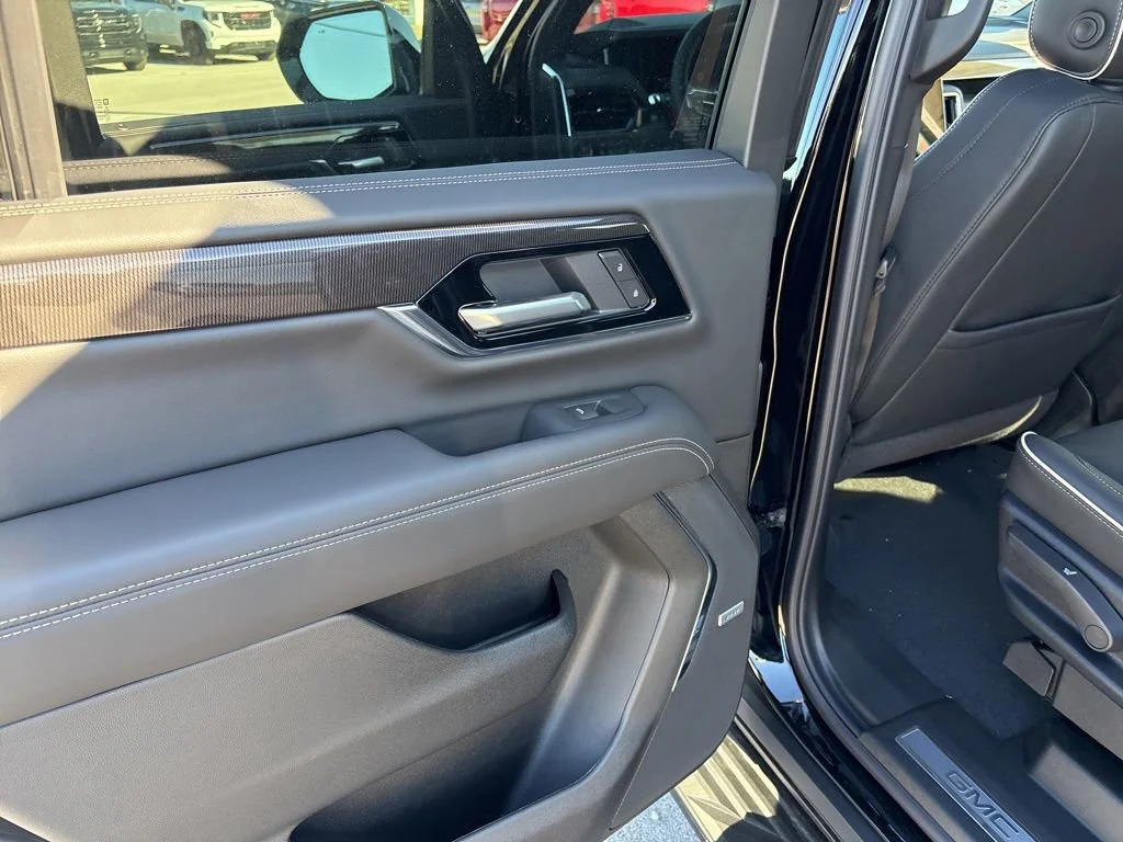 2026 GMC Yukon Elevation - Photo 17