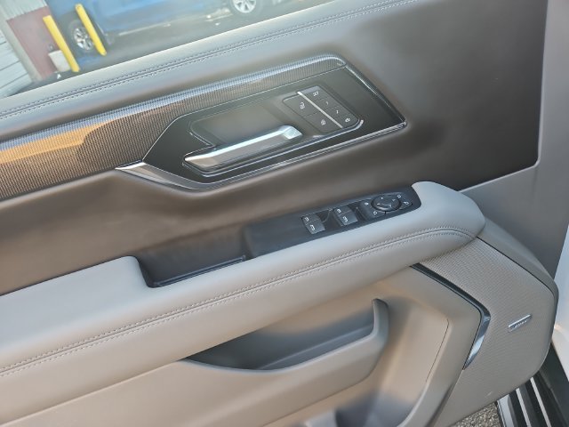 Used 2025 Summit White GMC Elevation image 11
