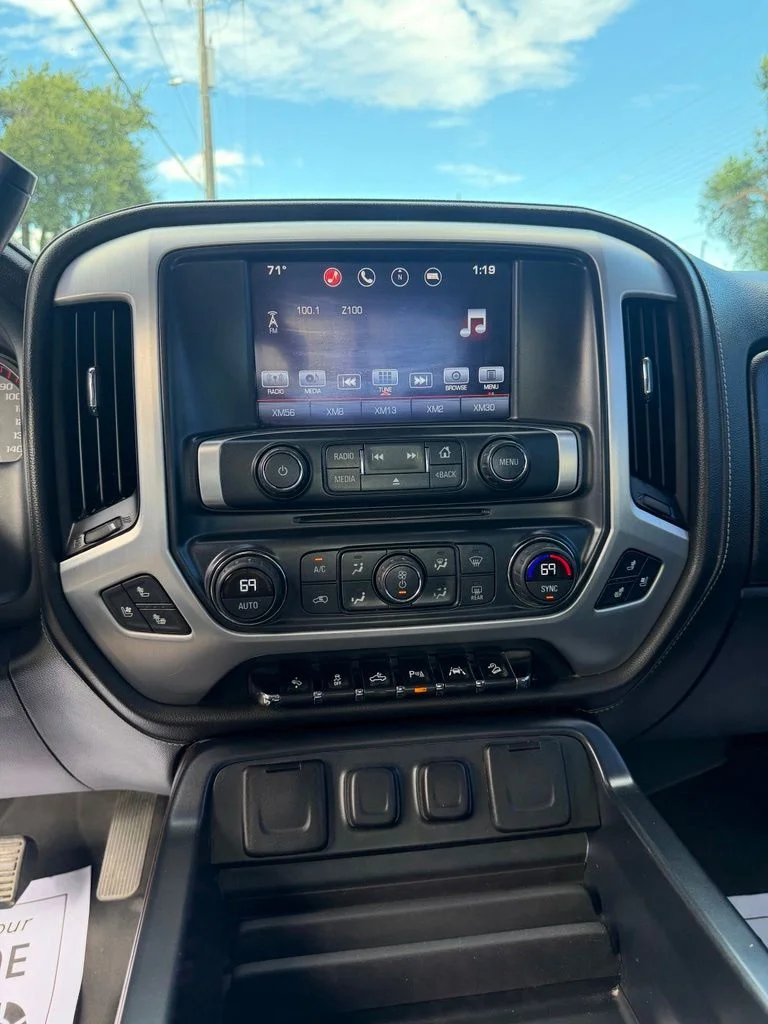 Used 2016 White GMC SLT image 14