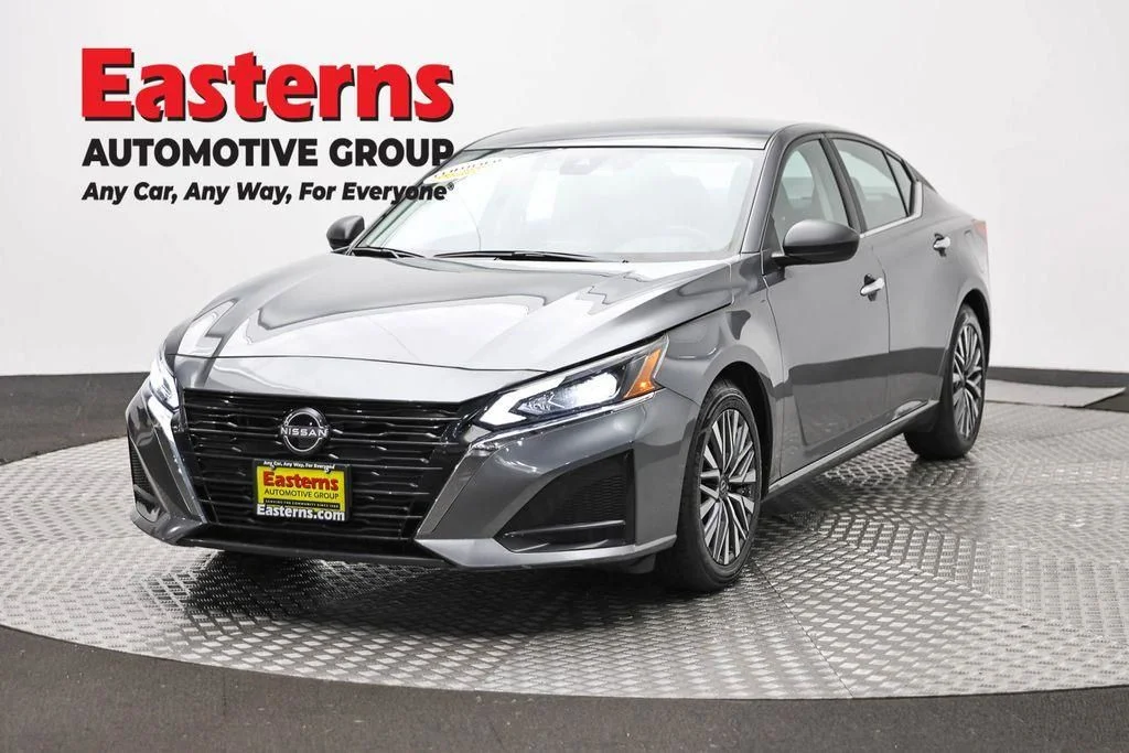 Used 2025 Gray Nissan 2.5 SV image 1