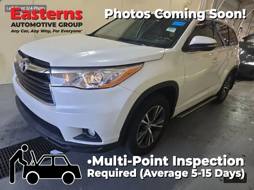 Used 2016 White Toyota XLE V6 image 1