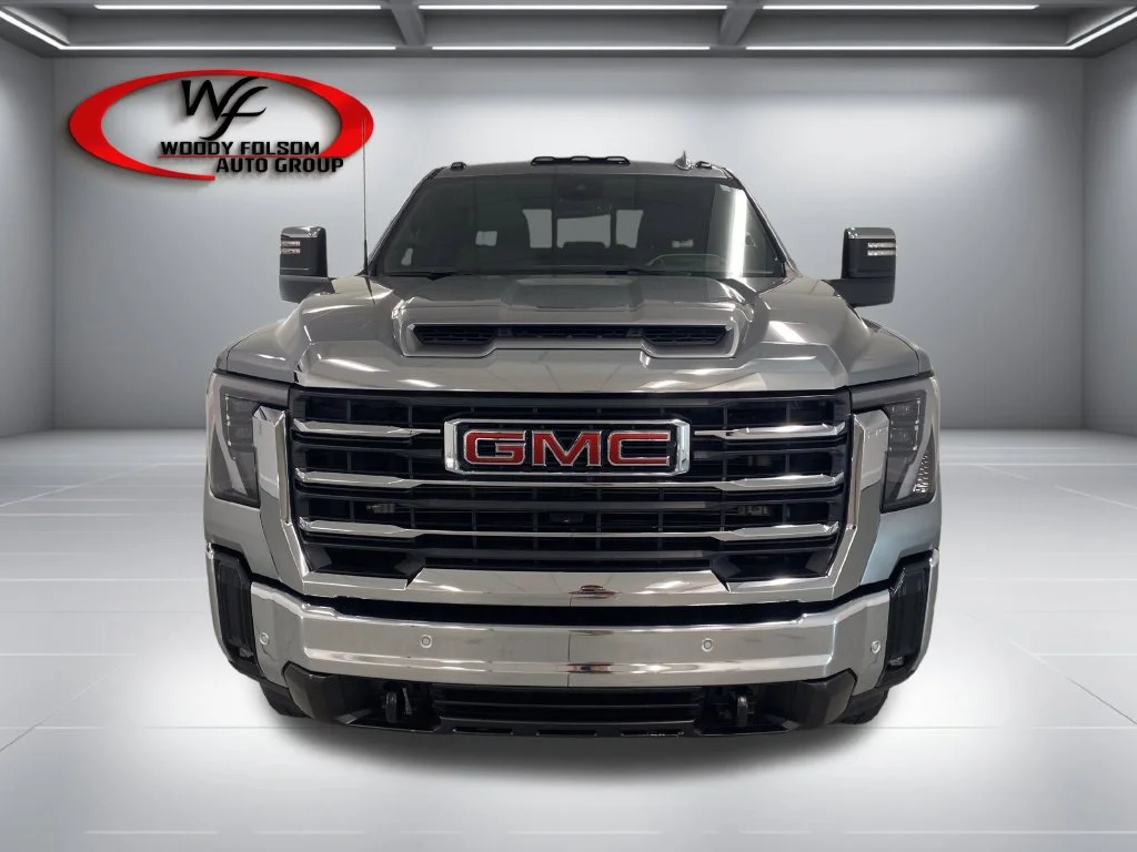 Used 2024 Silver GMC SLT image 2