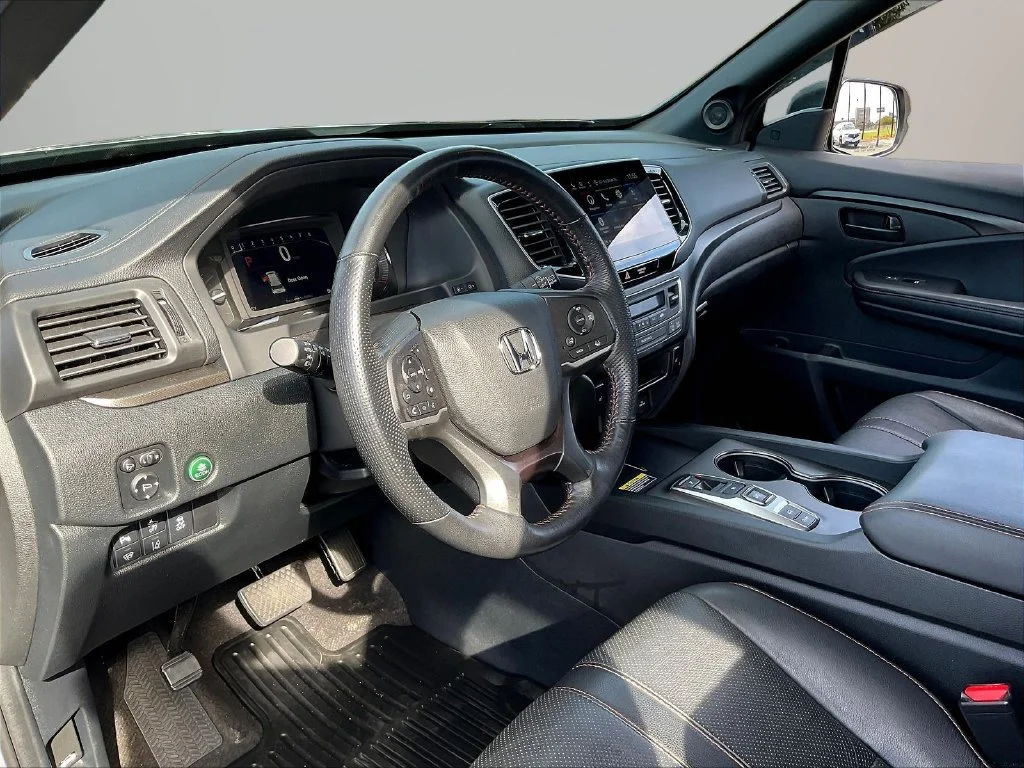 Used 2024 Lunar Silver Metallic Honda TrailSport image 18