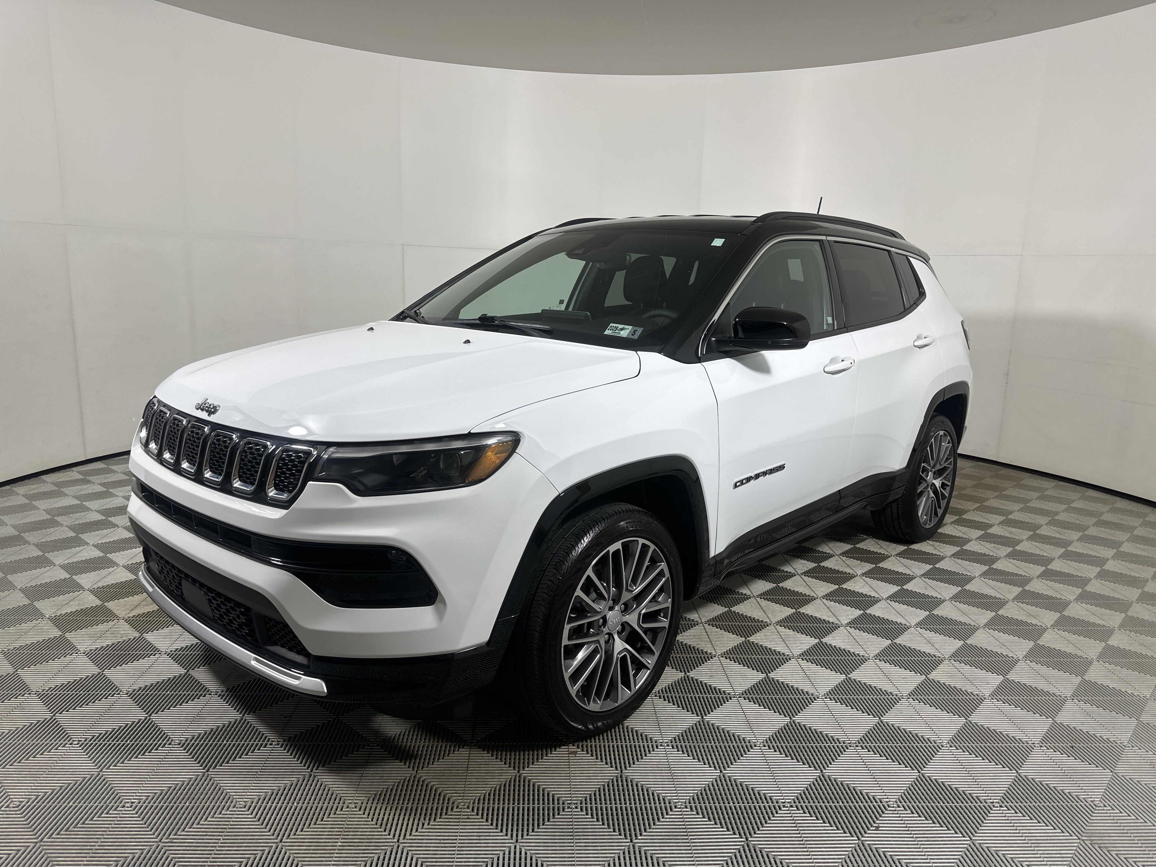 Certified Used 2024 Bright White Clearcoat Jeep Limited image 3