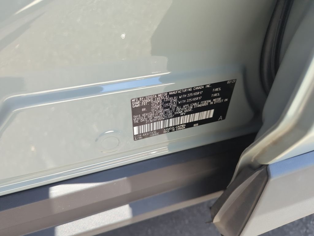 Used 2023 Green Toyota XLE image 41