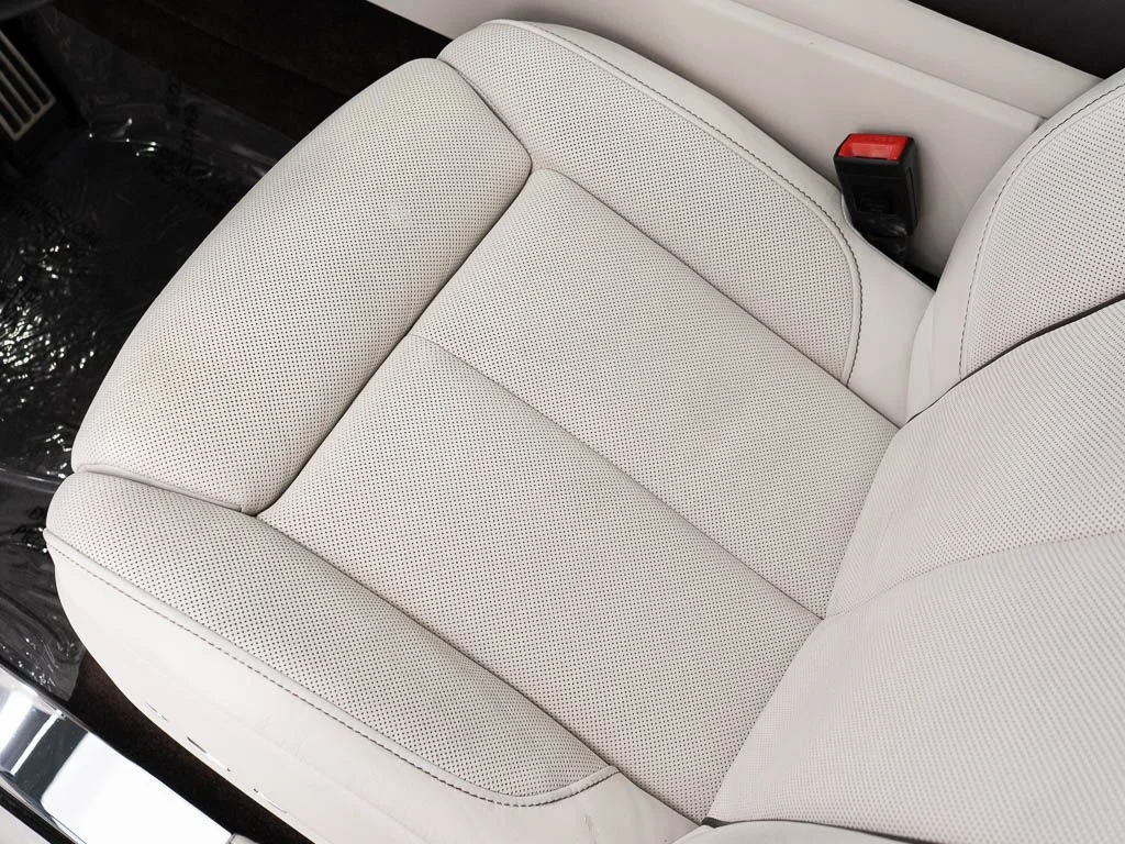 Certified Used 2019 White Sands Rolls-Royce  image 19
