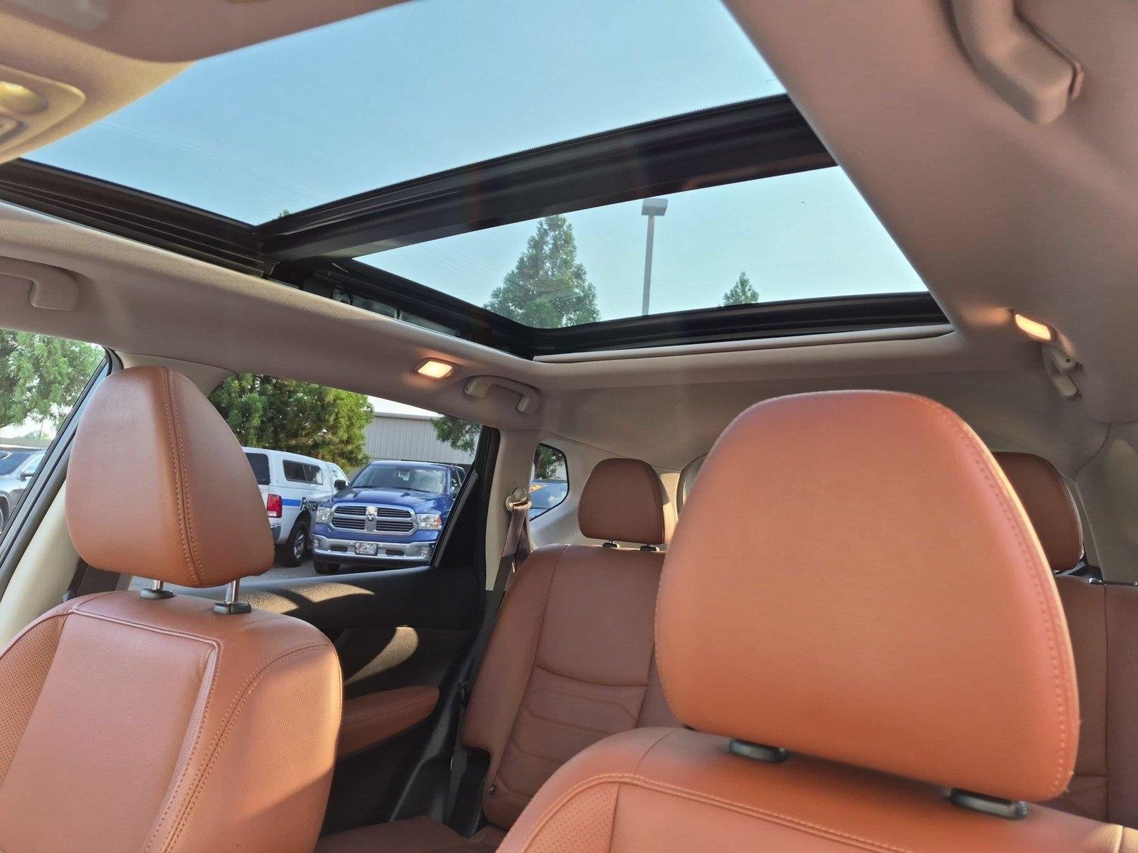 Used 2018 Magnetic Black Nissan SL image 31