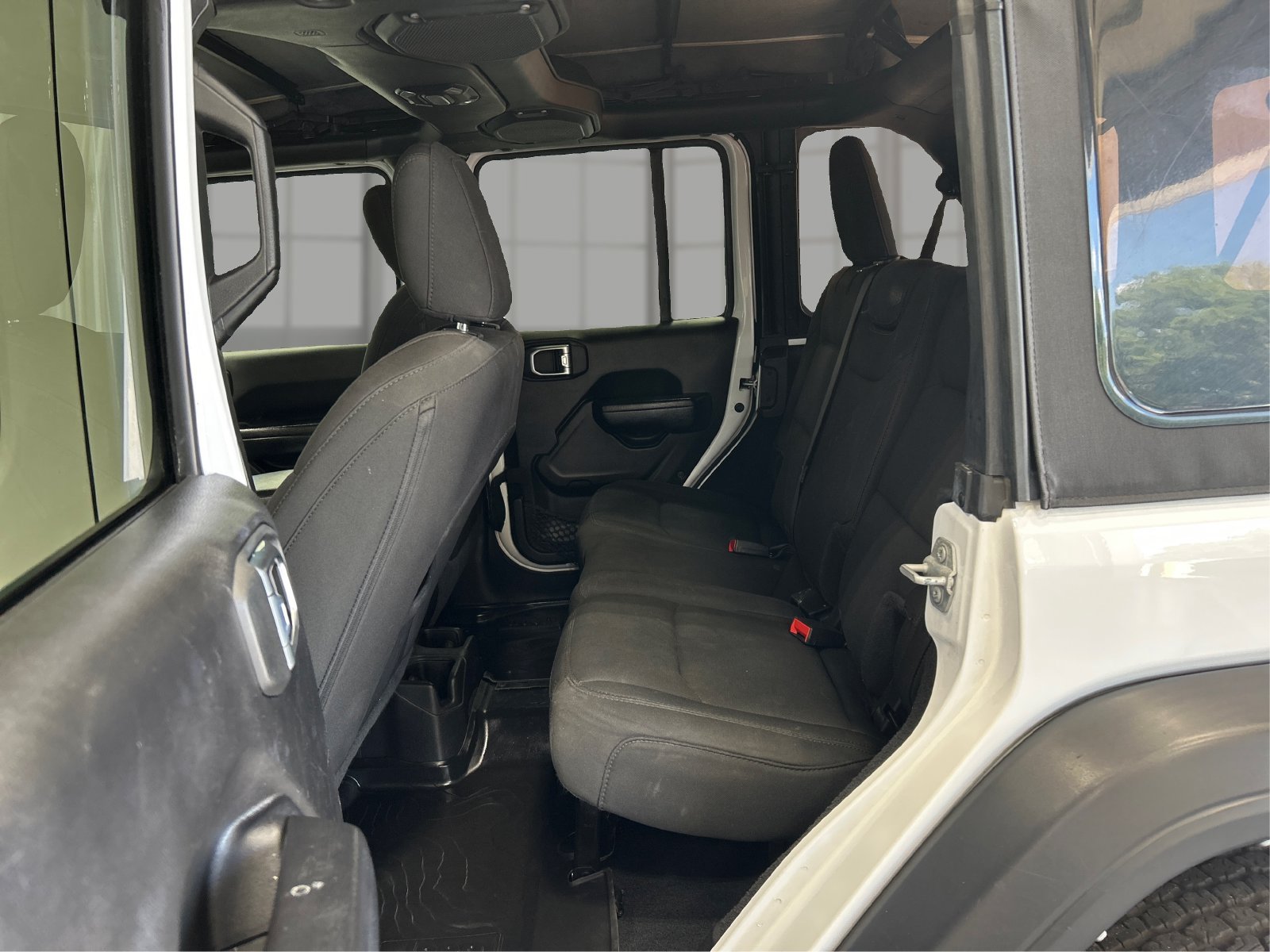 Used 2022 White Jeep Unlimited Willys image 10