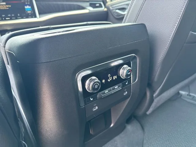 2024 GMC Yukon XL Denali - Photo 24