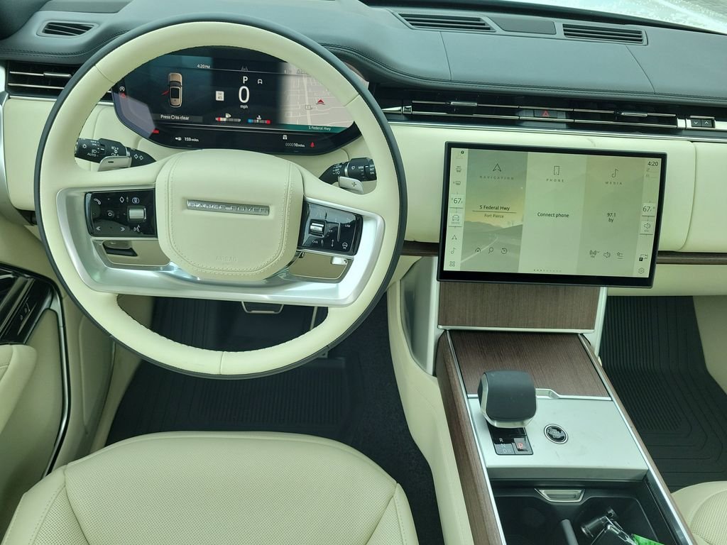 New 2026 Ostuni Pearl White Land Rover SE image 19