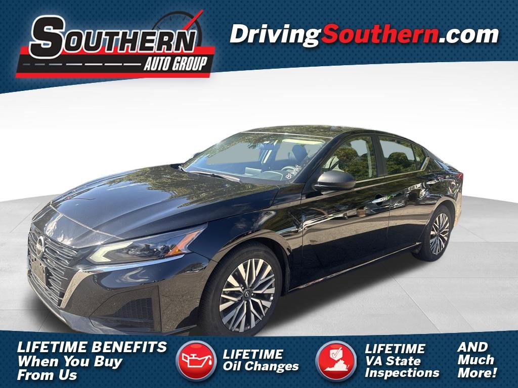 Used 2025 Black Nissan 2.5 SV image 1