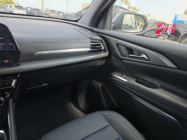 Used 2024 Summit White Chevrolet LT image 11