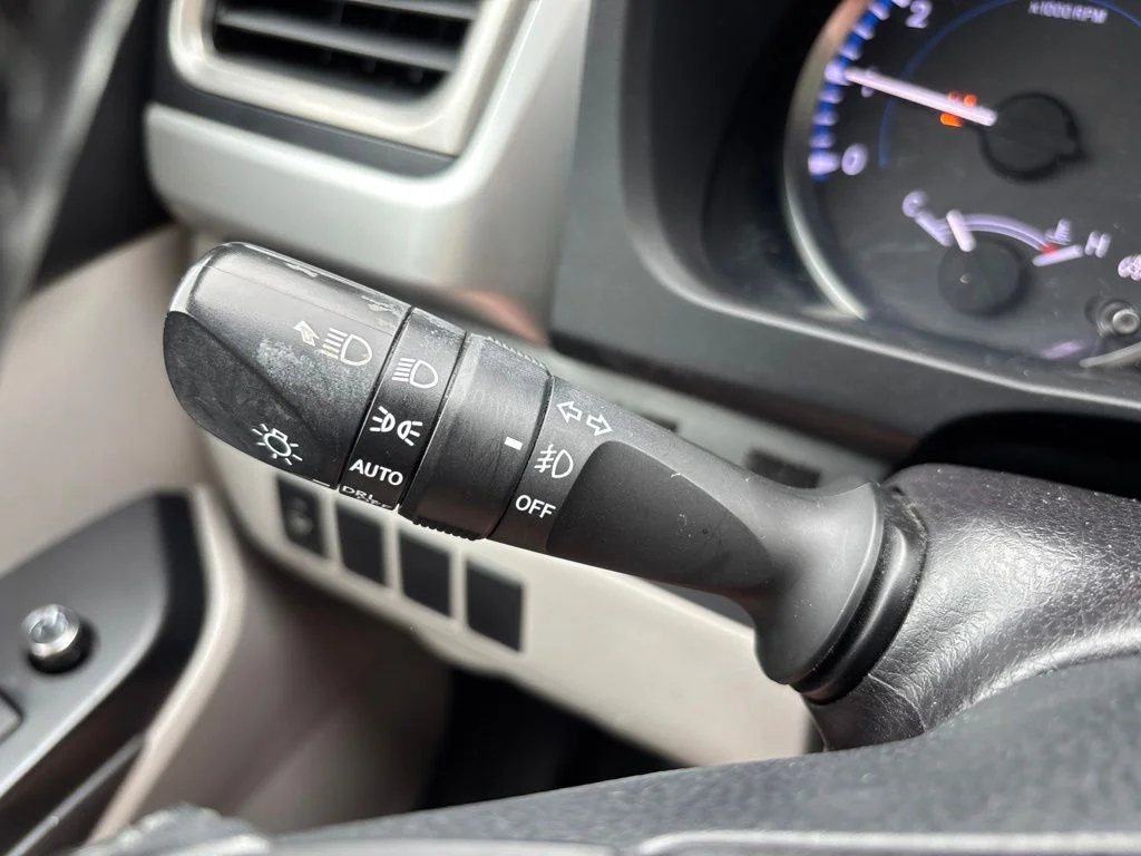 Used 2018 White Toyota LE image 29
