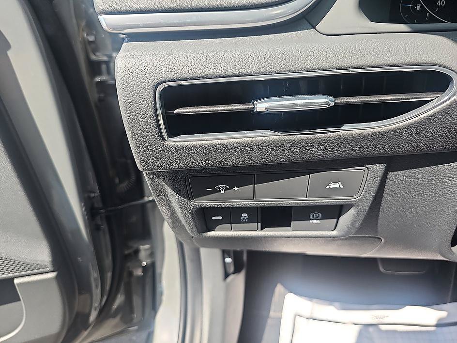 Used 2022 Hampton Gray Hyundai Limited image 14