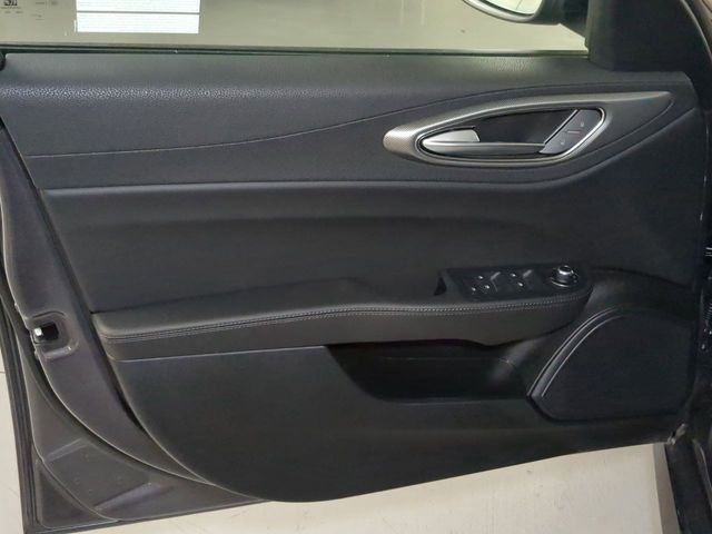 2025 Alfa Romeo Giulia Base - Photo 10