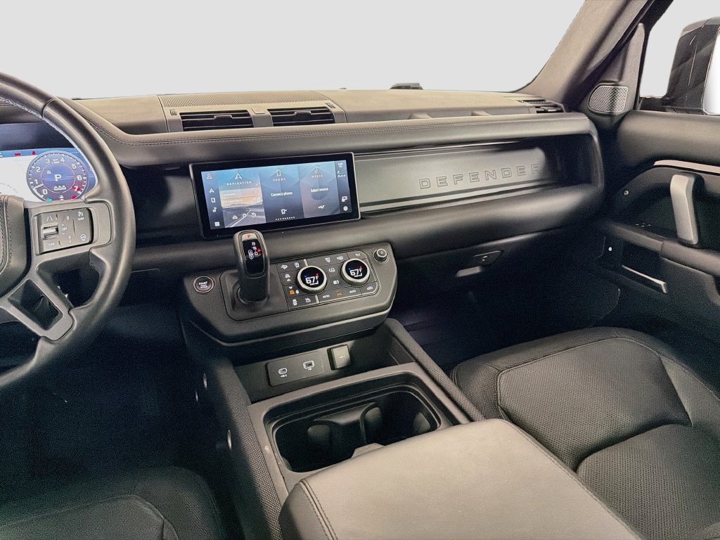 Certified Used 2023 Black Land Rover X-Dynamic SE image 25