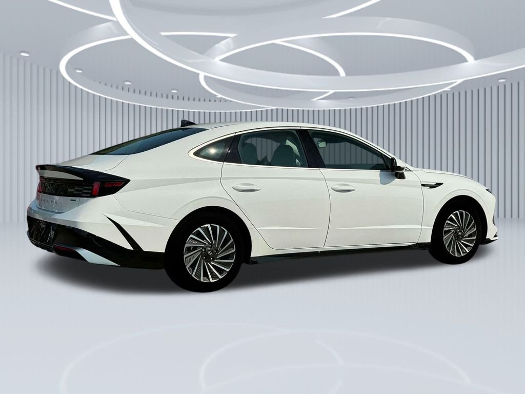 New 2025 White Hyundai SEL image 27