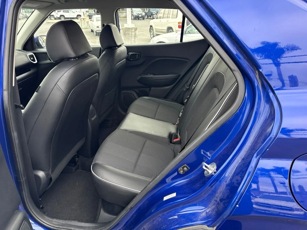 Used 2022 Blue Hyundai Limited image 6