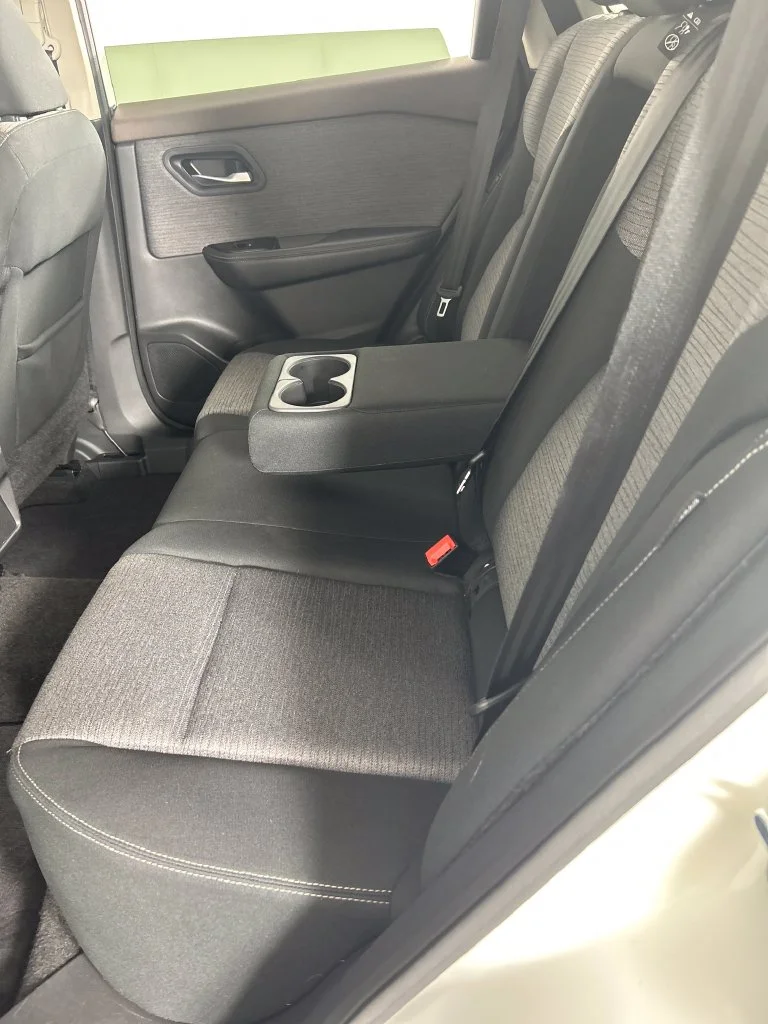 Used 2022 White Nissan SV image 17