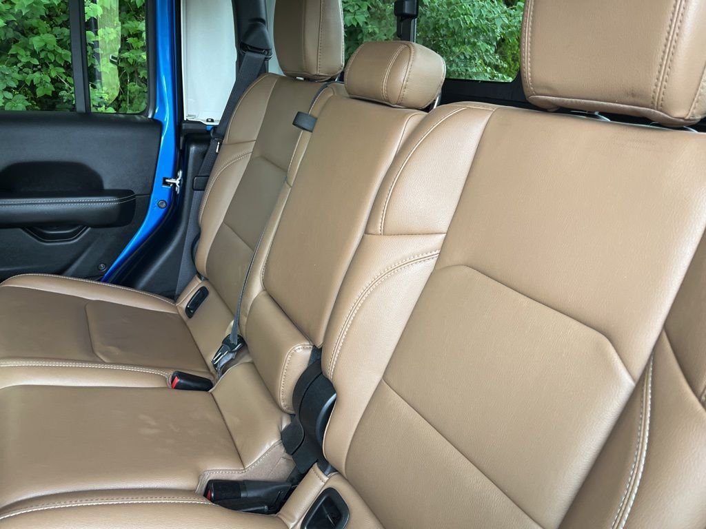 Used 2023 Blue Pearl Jeep Rubicon image 40