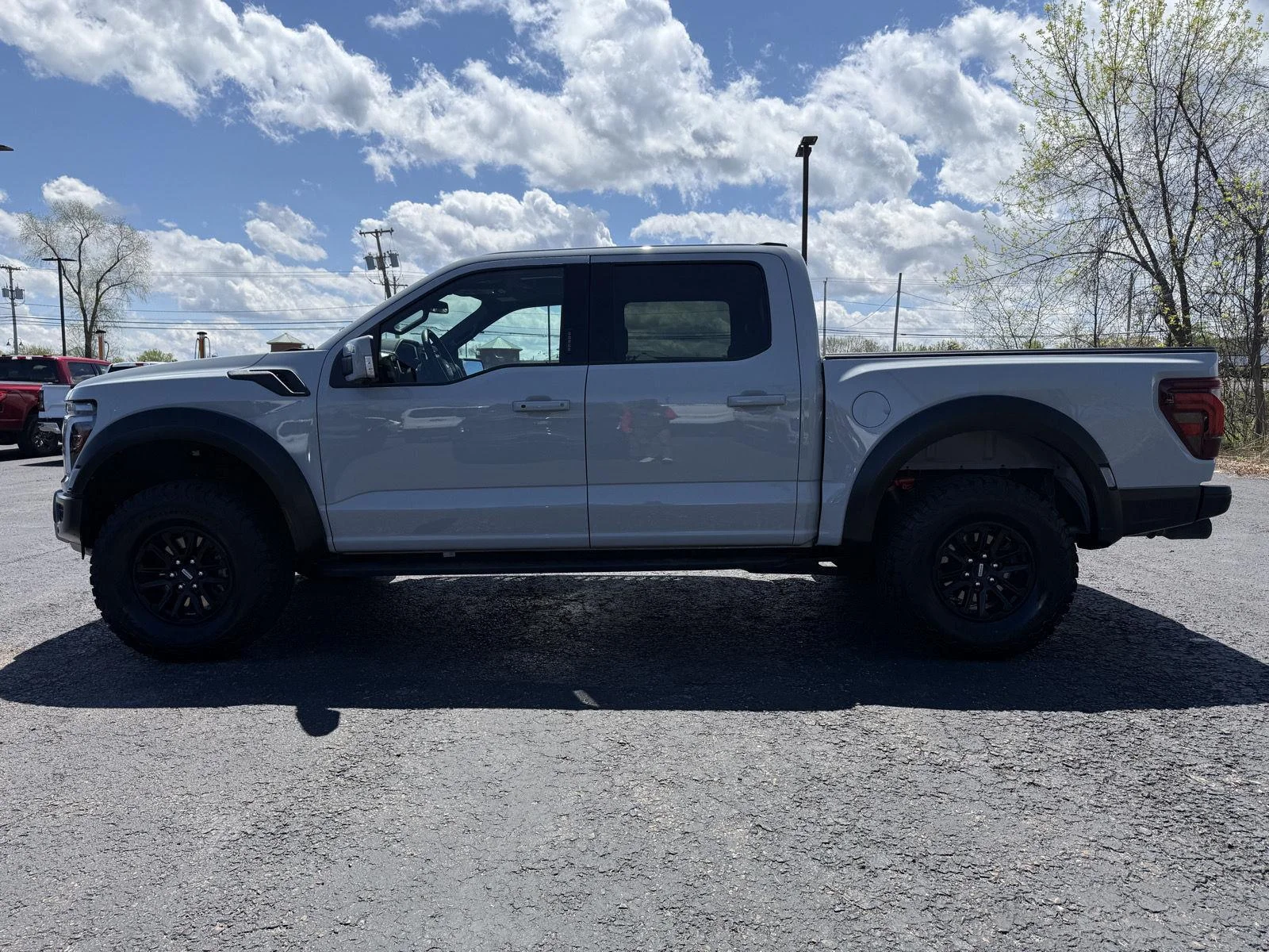 Used 2024 Avalanche Gray Ford Raptor image 21