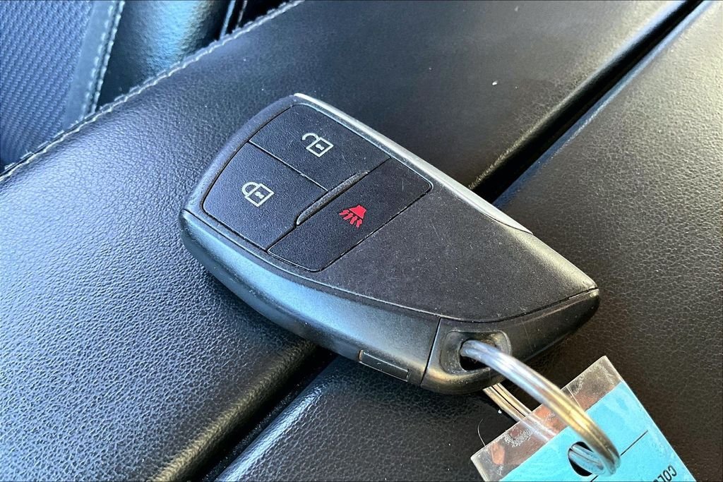 Used 2022 Red Buick Preferred image 10