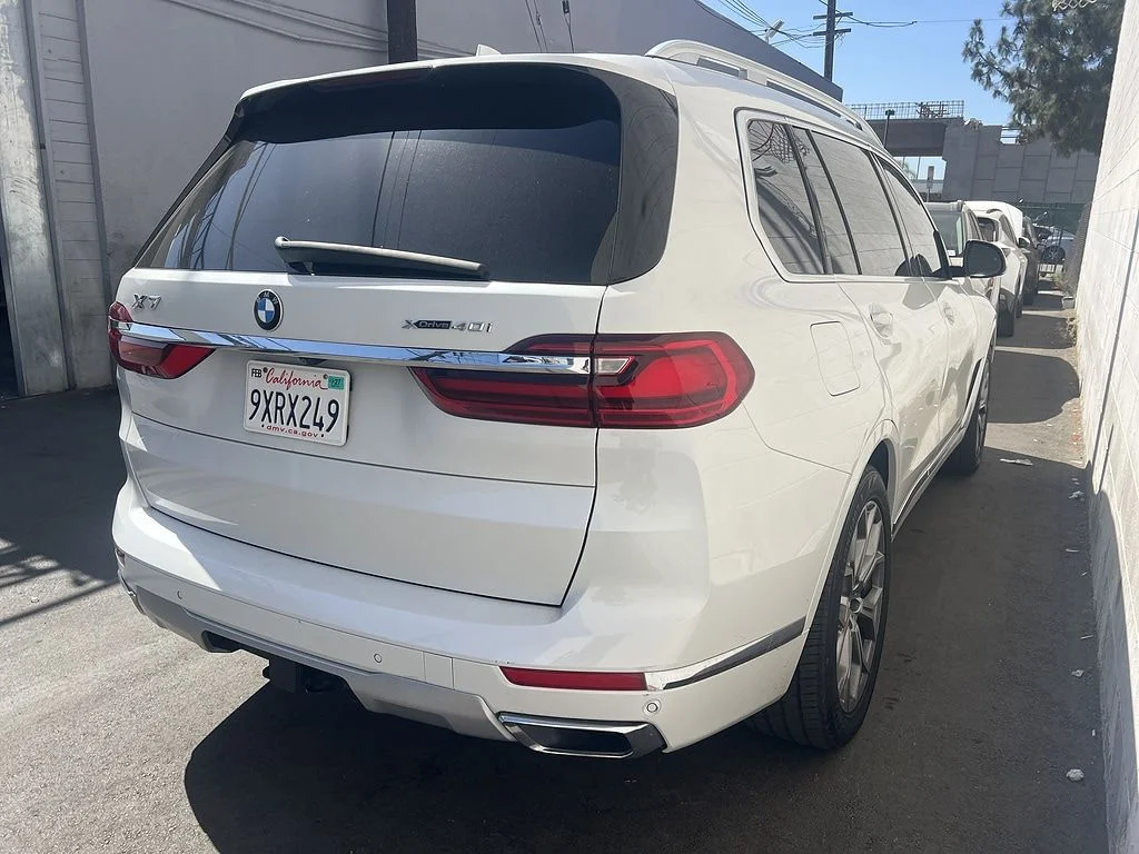 Used 2020 White BMW xDrive40i image 3