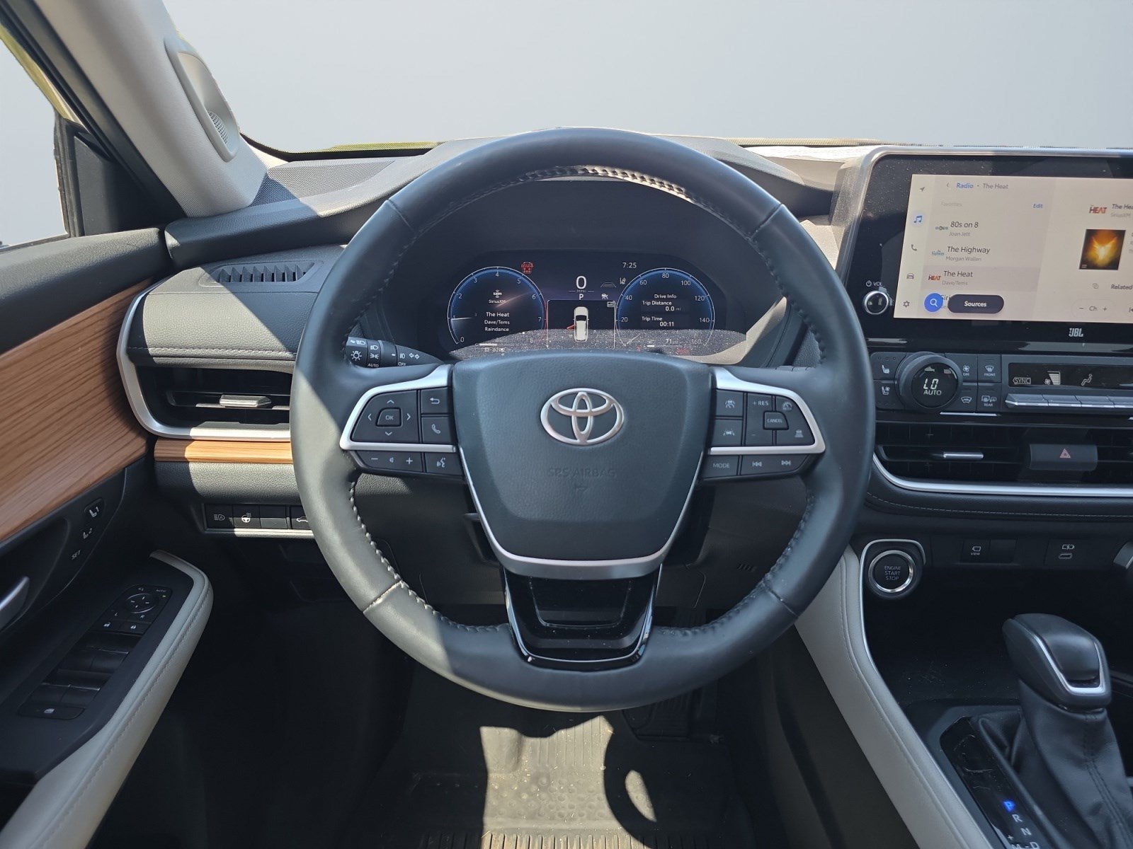 2025 Toyota Grand Highlander Limited - Photo 13