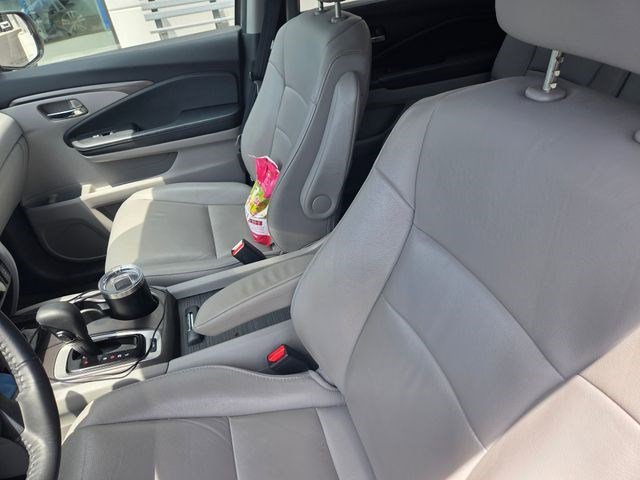 Used 2017 Lunar Silver Metallic Honda EX-L image 11