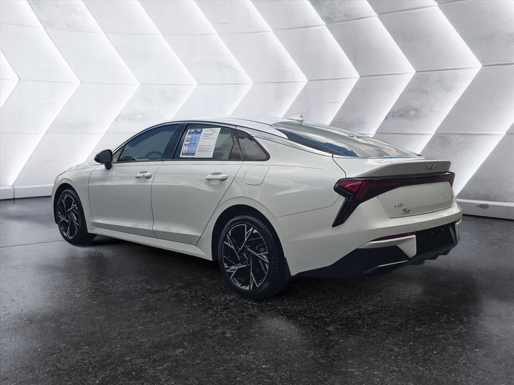Used 2025 White Kia GT-Line image 3