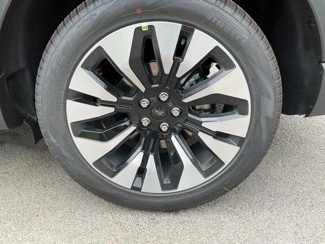 New 2026 Rapid Red Metallic Tinted Clearcoat Ford Platinum™ image 32