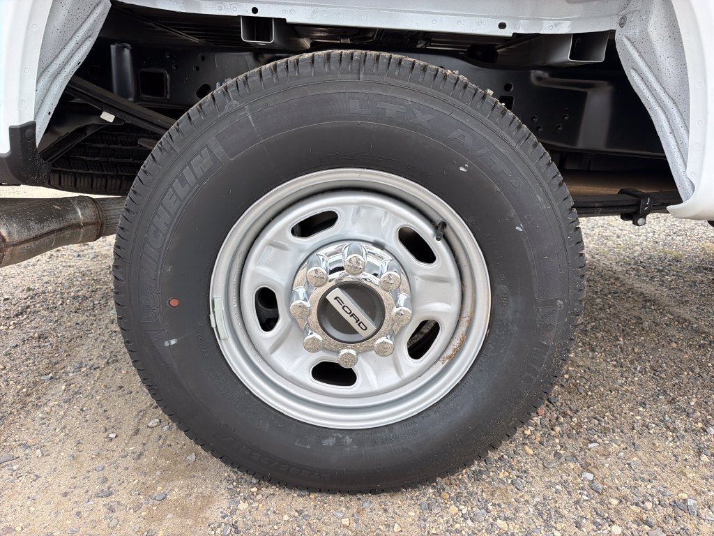 New 2026 Oxford White Ford F-250® XL image 9