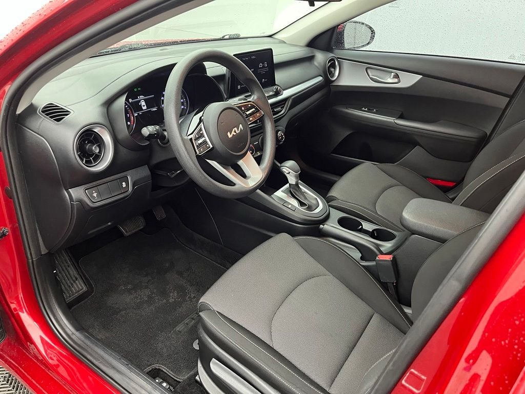 Used 2023 Currant Red Kia LXS image 18