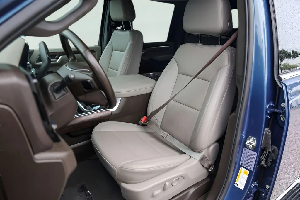 Used 2024 Blue GMC SLT image 10