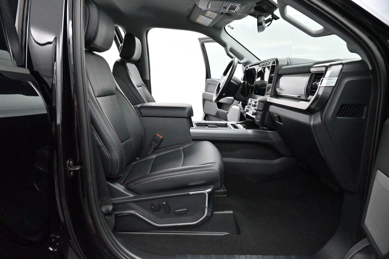 Used 2024 Agate Black Ford LARIAT image 30