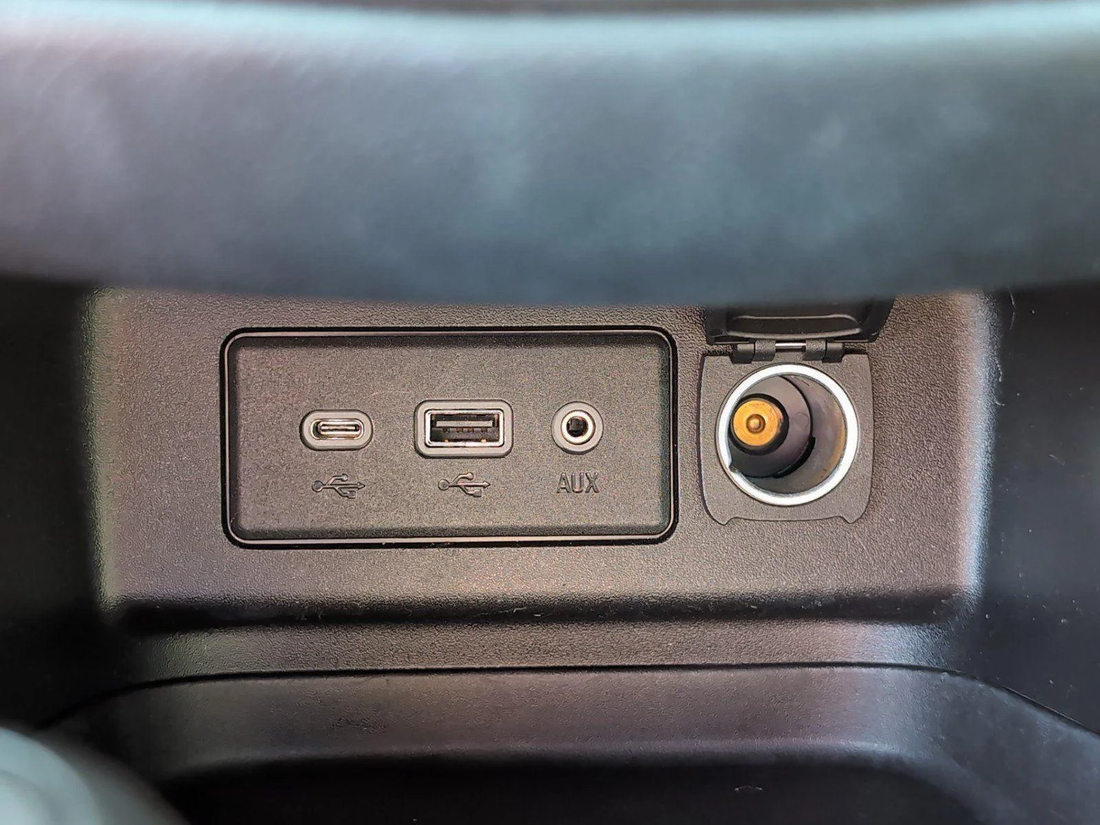Used 2020 MOSAIC BLACK METALLIC Chevrolet LT image 24
