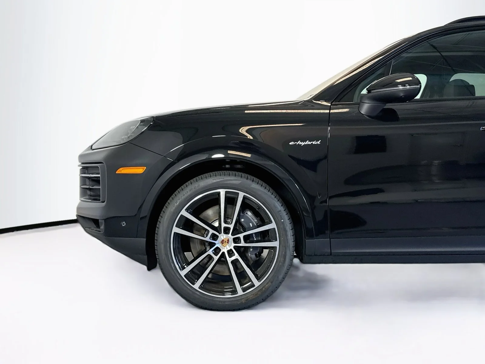 New 2026 Chromite Black Metallic Porsche E-Hybrid image 27