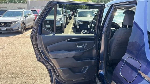 Used 2025 Blue Honda Sport image 21