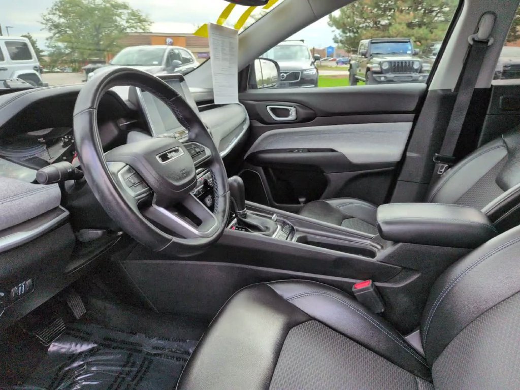 Certified Used 2022 Gray Jeep Latitude image 19
